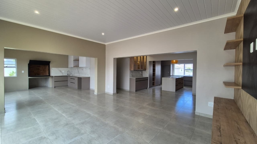 4 Bedroom Property for Sale in Country Club Western Cape